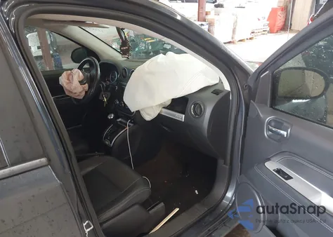 2014 Jeep Compass Latitude z USA, uszkodzony, nr VIN 1C4NJCEA4ED647894